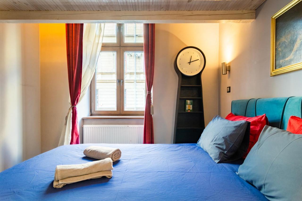 Lilly Apartment Main Train Station Old Town By The Castle Suites Krasków Eksteriør bilde